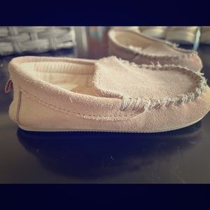 H&M size 6.5 kids slippers